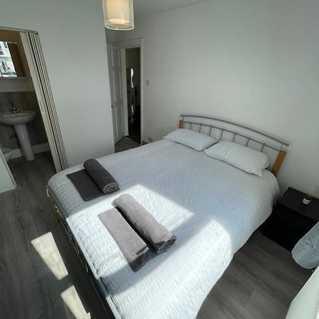 M&C Guest House Birkenhead Exterior photo