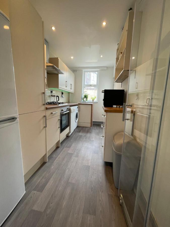 M&C Guest House Birkenhead Exterior photo